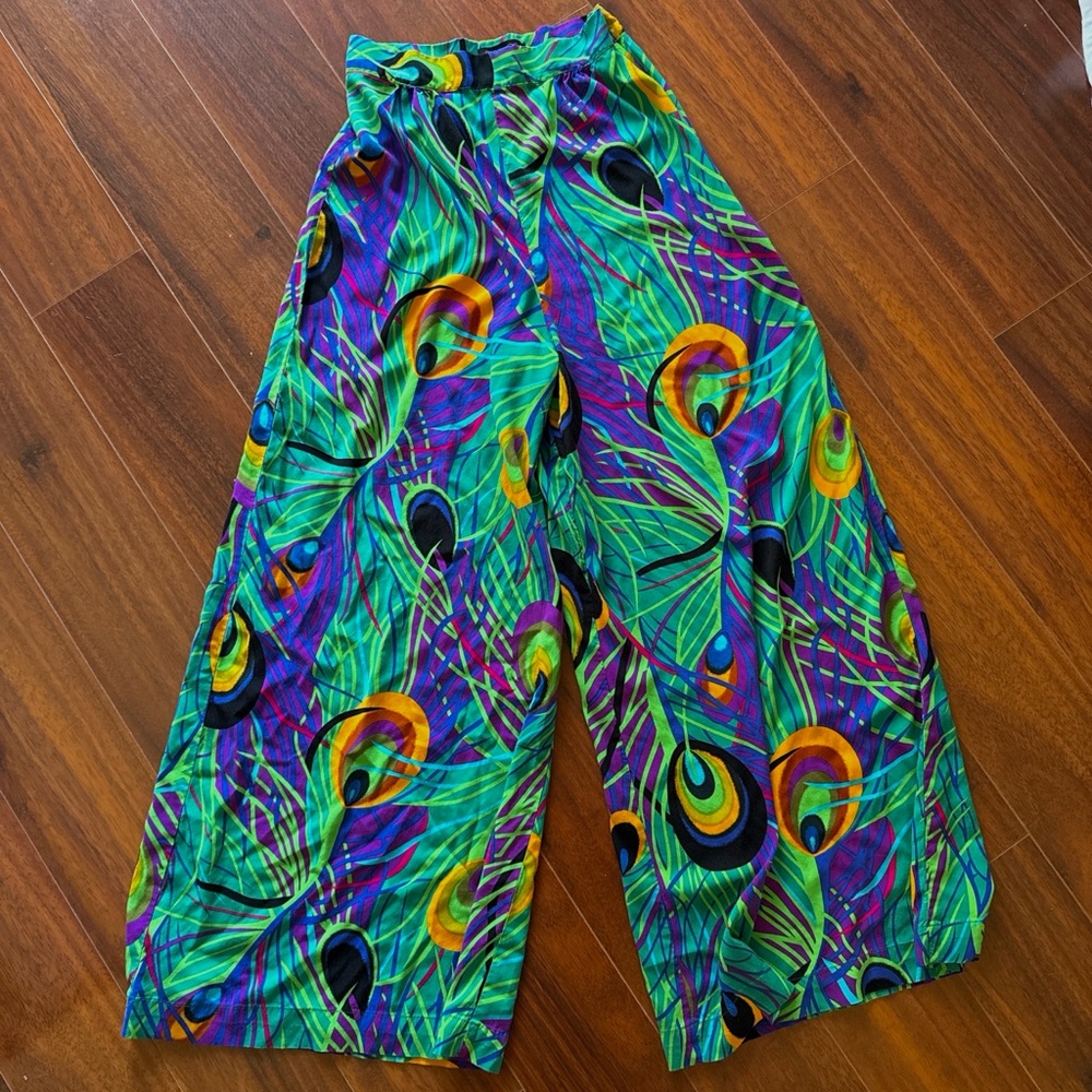 Peacock bold print wide leg flowy pants, size 6